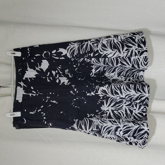 Black/white 100% linen skirt - Picture 3 of 6